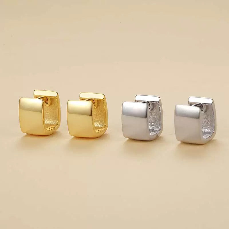 Chunky Square Huggie Hoops – 925 Sterling Silver / 18K Gold Plated