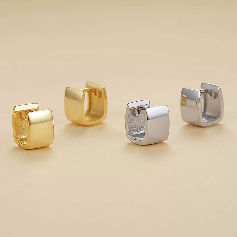 Chunky Square Huggie Hoops – 925 Sterling Silver / 18K Gold Plated