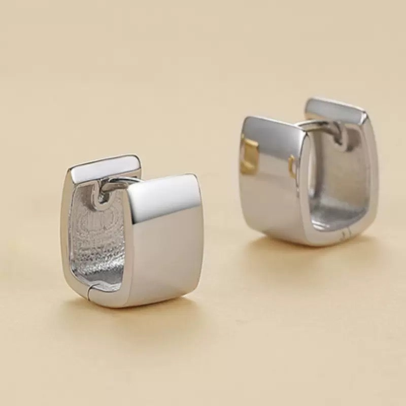 Chunky Square Huggie Hoops – 925 Sterling Silver / 18K Gold Plated