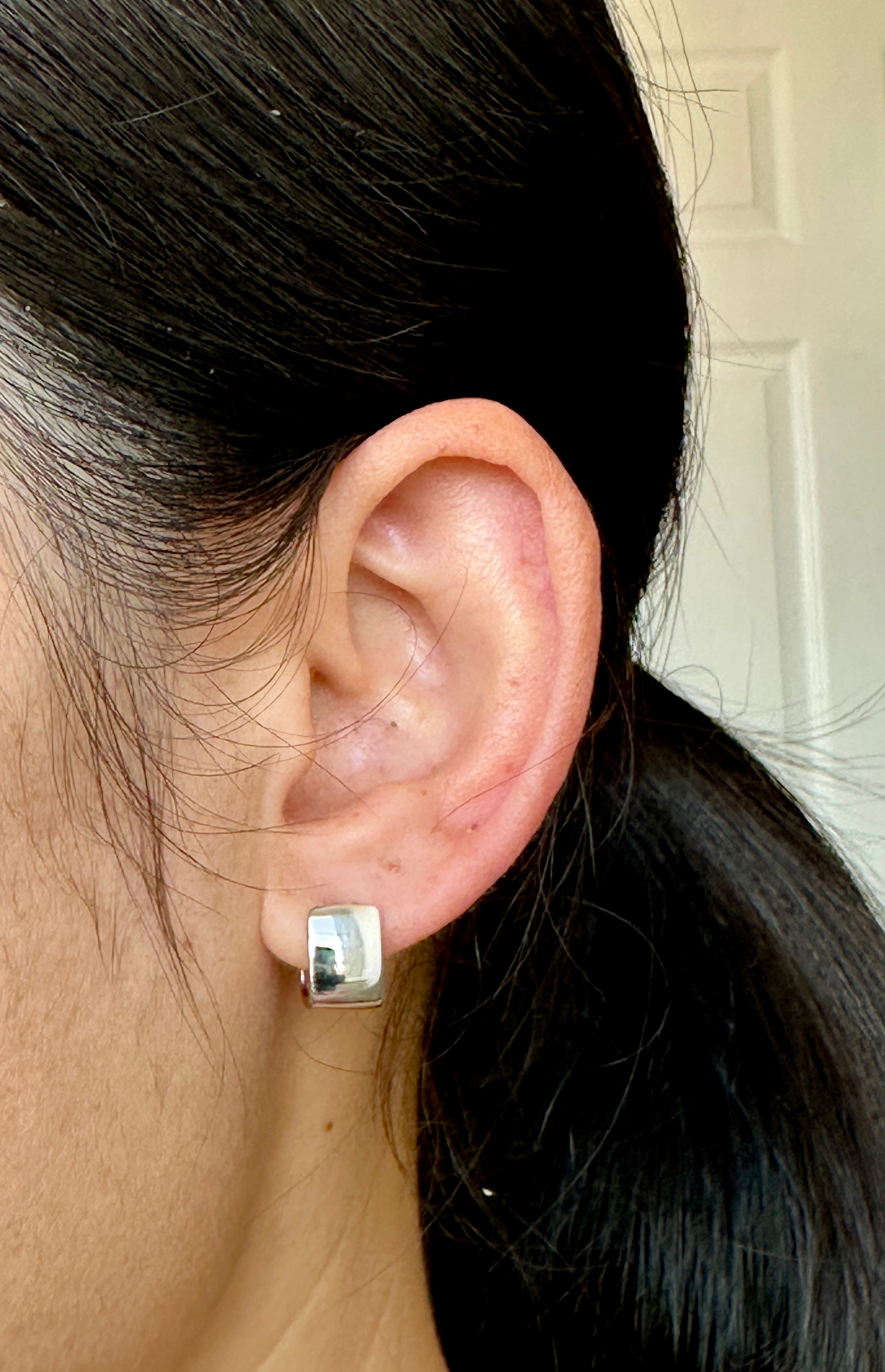 Chunky Square Huggie Hoops – 925 Sterling Silver / 18K Gold Plated