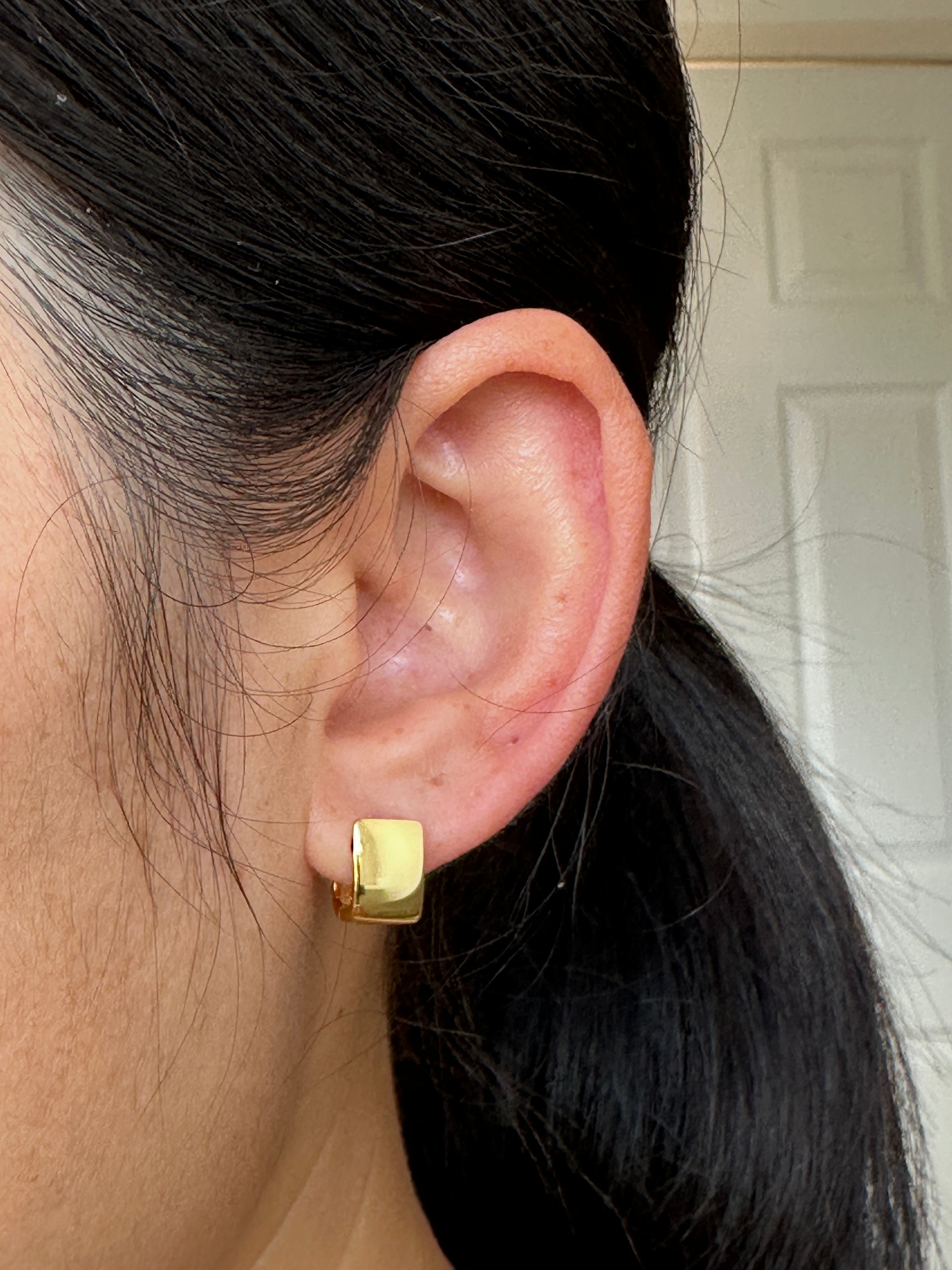 Chunky Square Huggie Hoops – 925 Sterling Silver / 18K Gold Plated