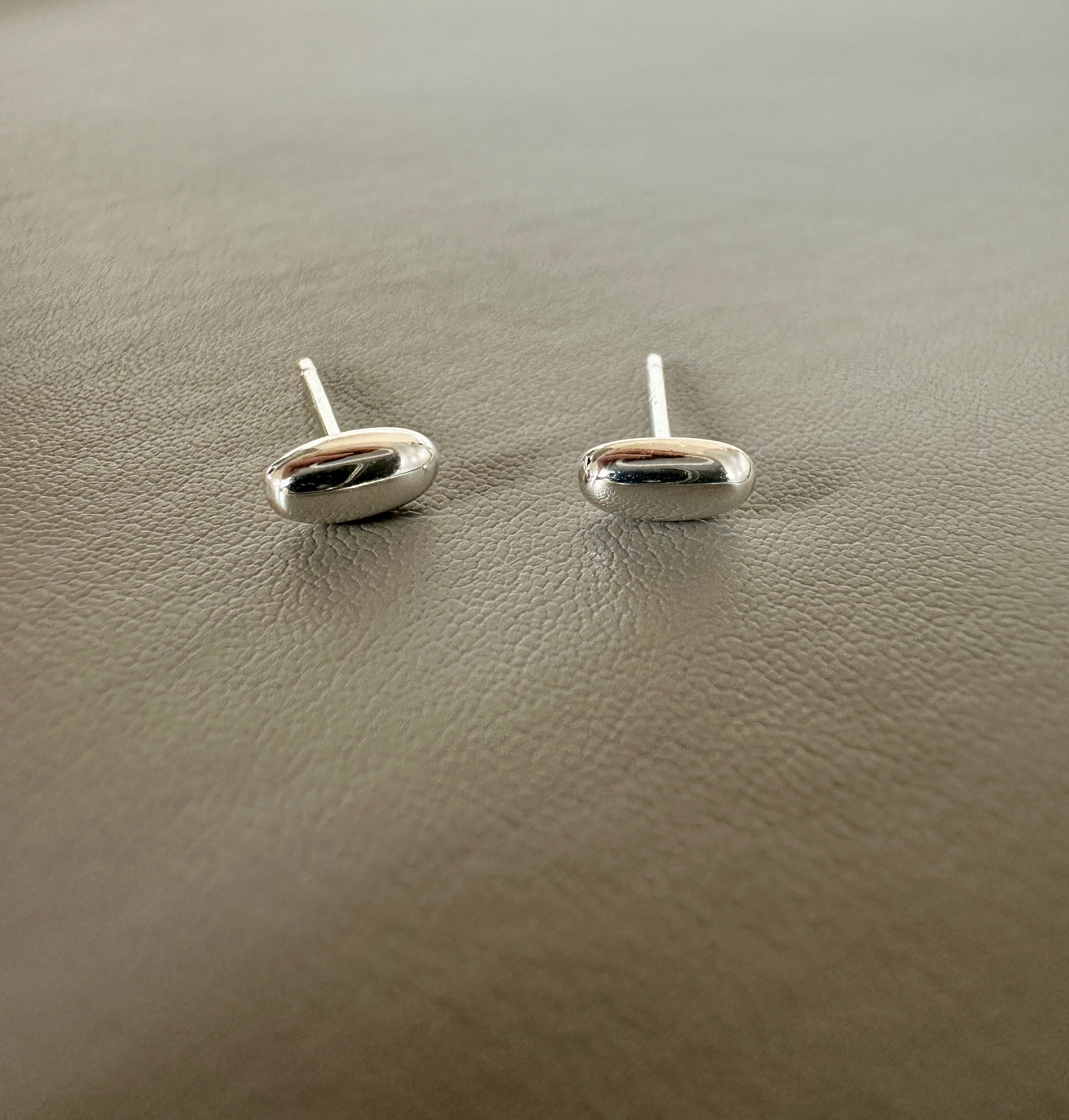 Mini Pebble Stud Earrings – 925 Sterling Silver - Small Oval Stud Earrings