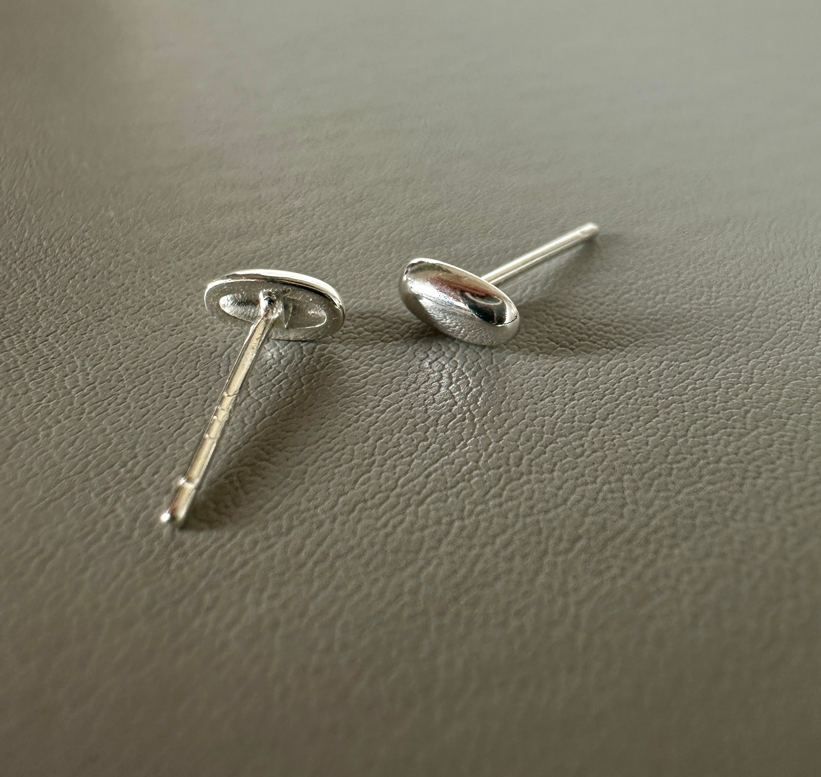 Mini Pebble Stud Earrings – 925 Sterling Silver - Small Oval Stud Earrings