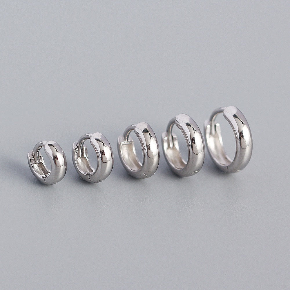 Classic 925 Sterling Silver Huggie Hoops – 5mm–9mm Sizes