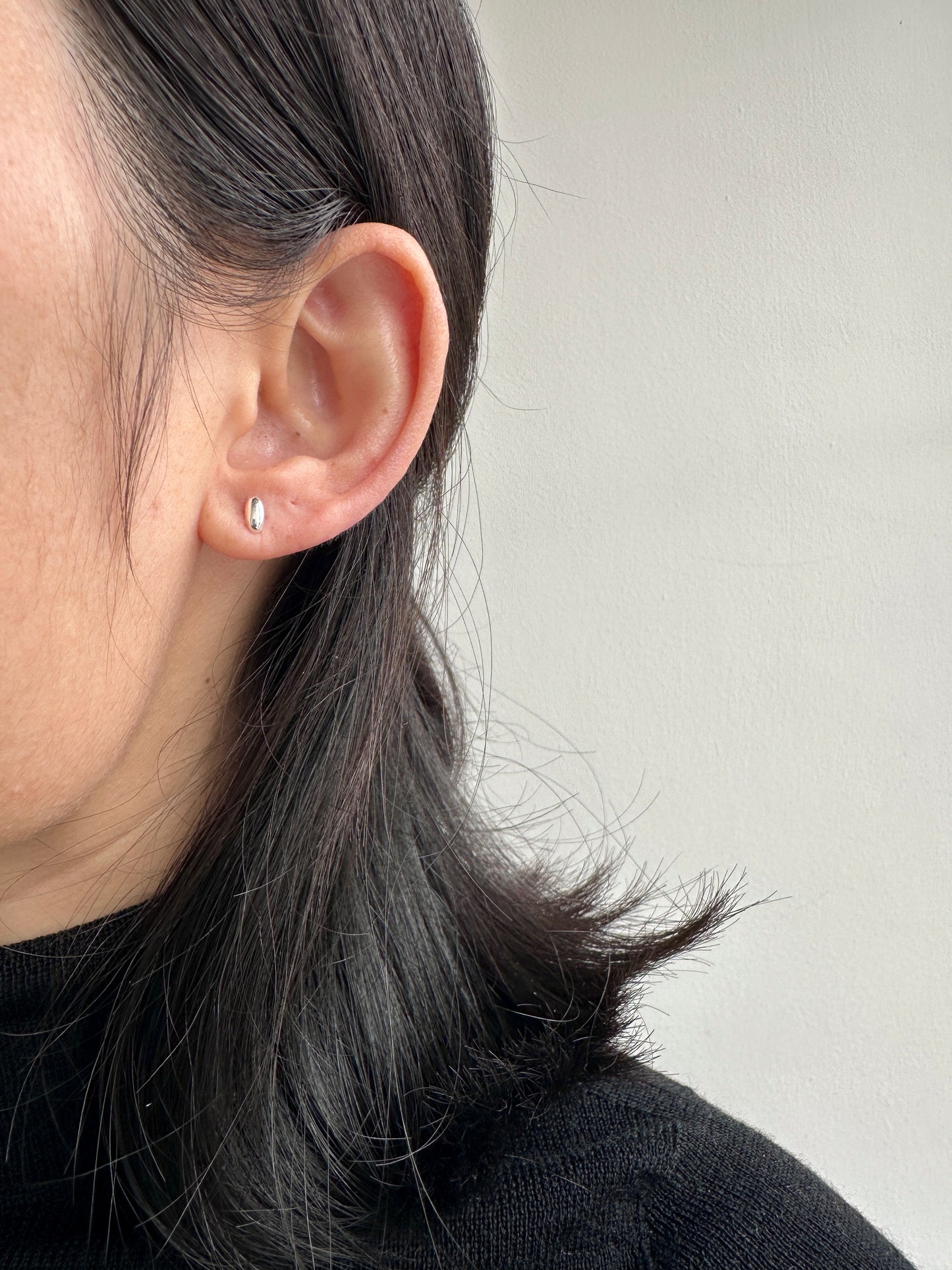 Mini Pebble Oval Stud Earrings