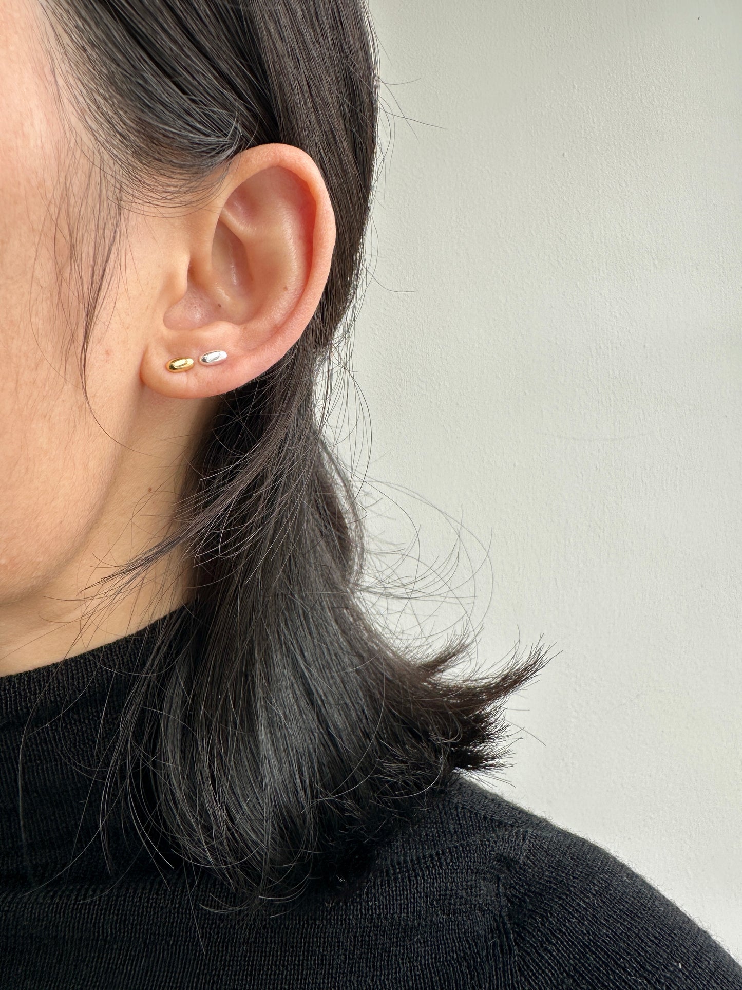 Mini Pebble Oval Stud Earrings