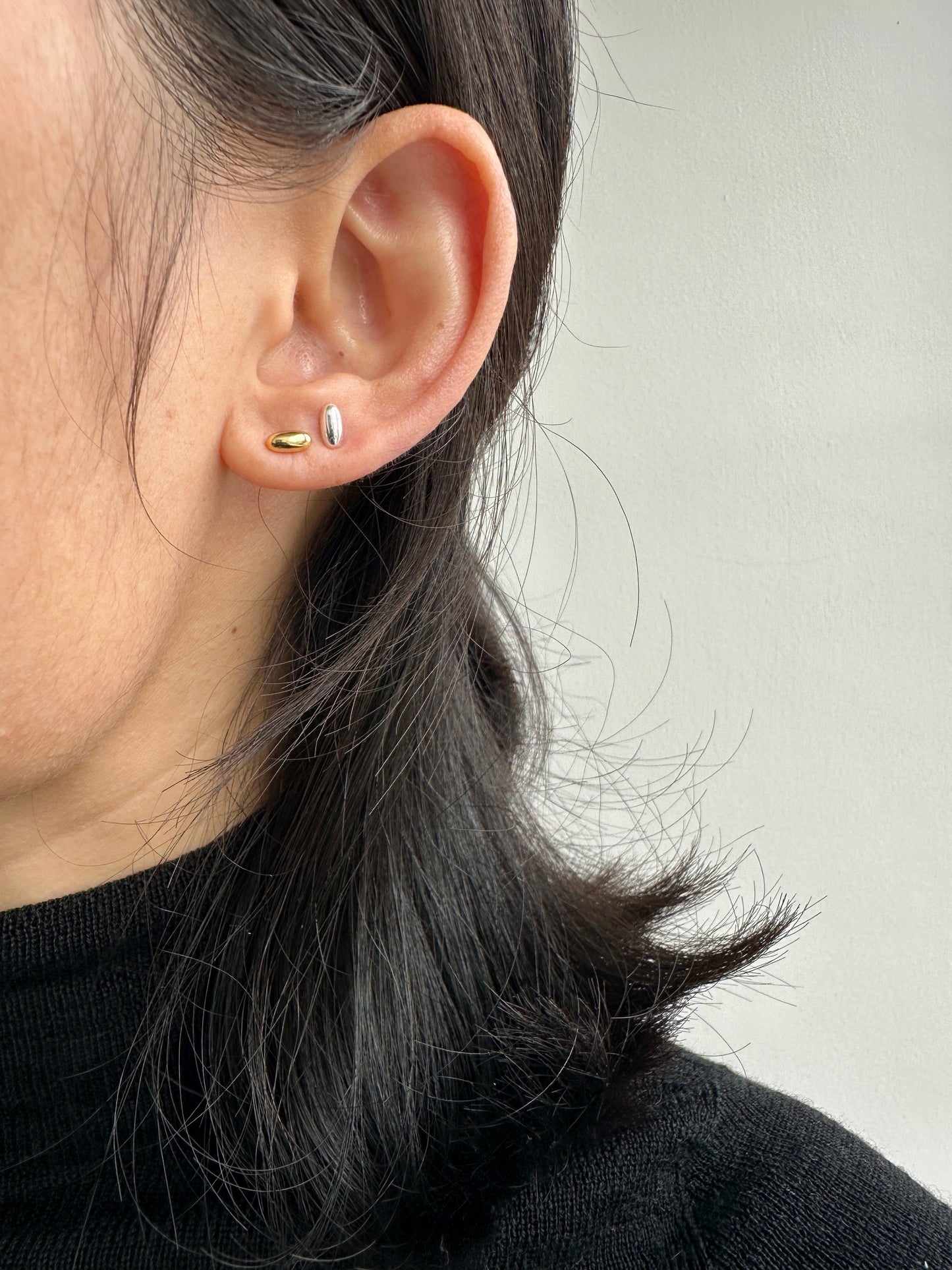 Mini Pebble Oval Stud Earrings