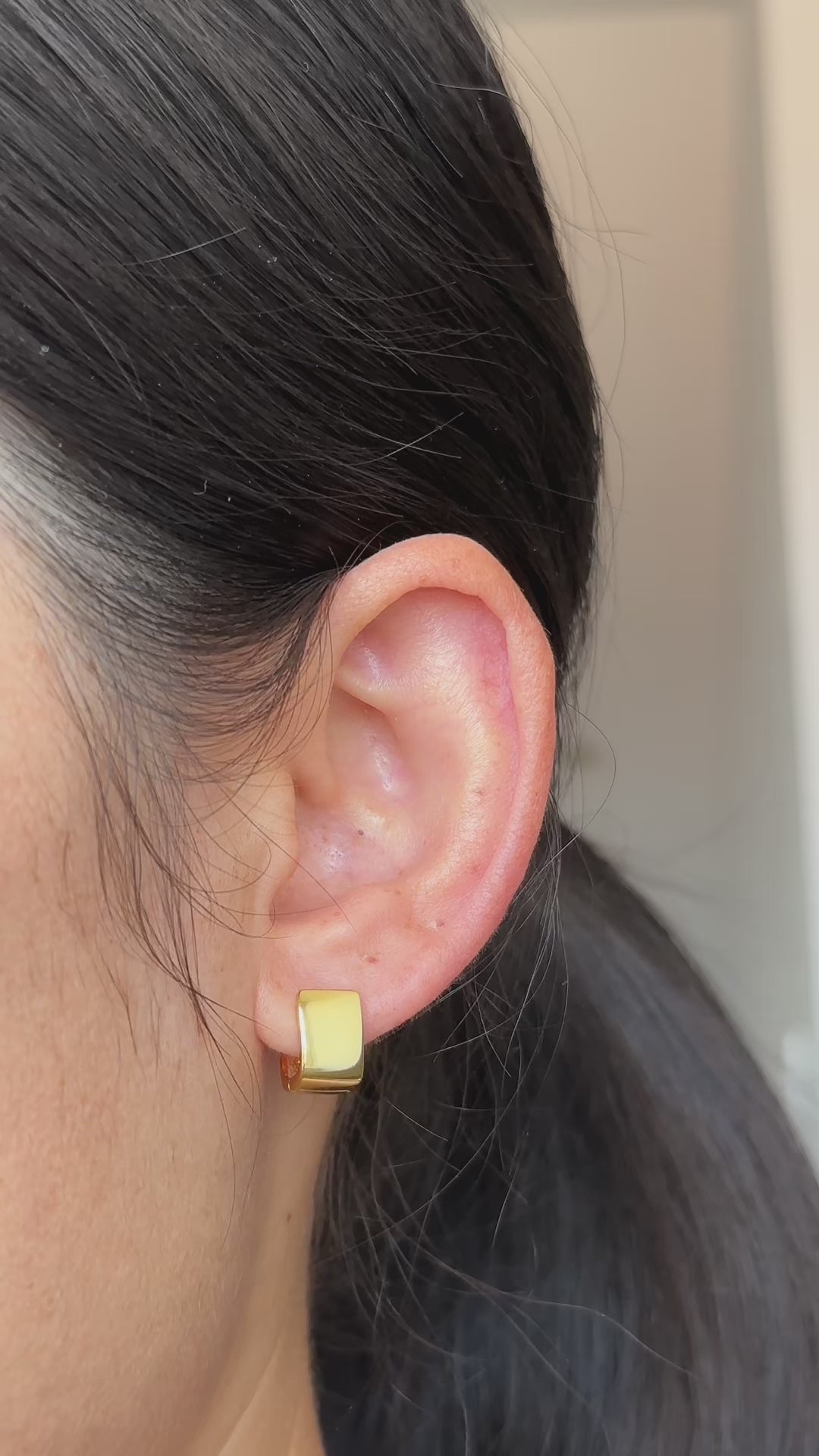 Chunky Square Huggie Hoops – 925 Sterling Silver / 18K Gold Plated